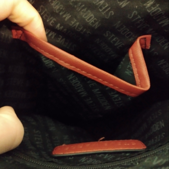 Steve Madden Faux Leather Crossbody Purse Bag Handbad with Gold Chain Strap - Picture 14 of 16